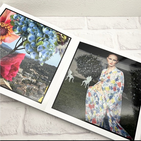 Chanel Spring - Summer 2024  Ready -to- wear Book - Picture 3 of 8